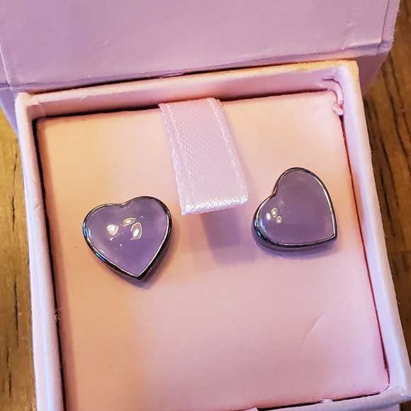 Heart Earrings - New in box - Picture 3 of 7